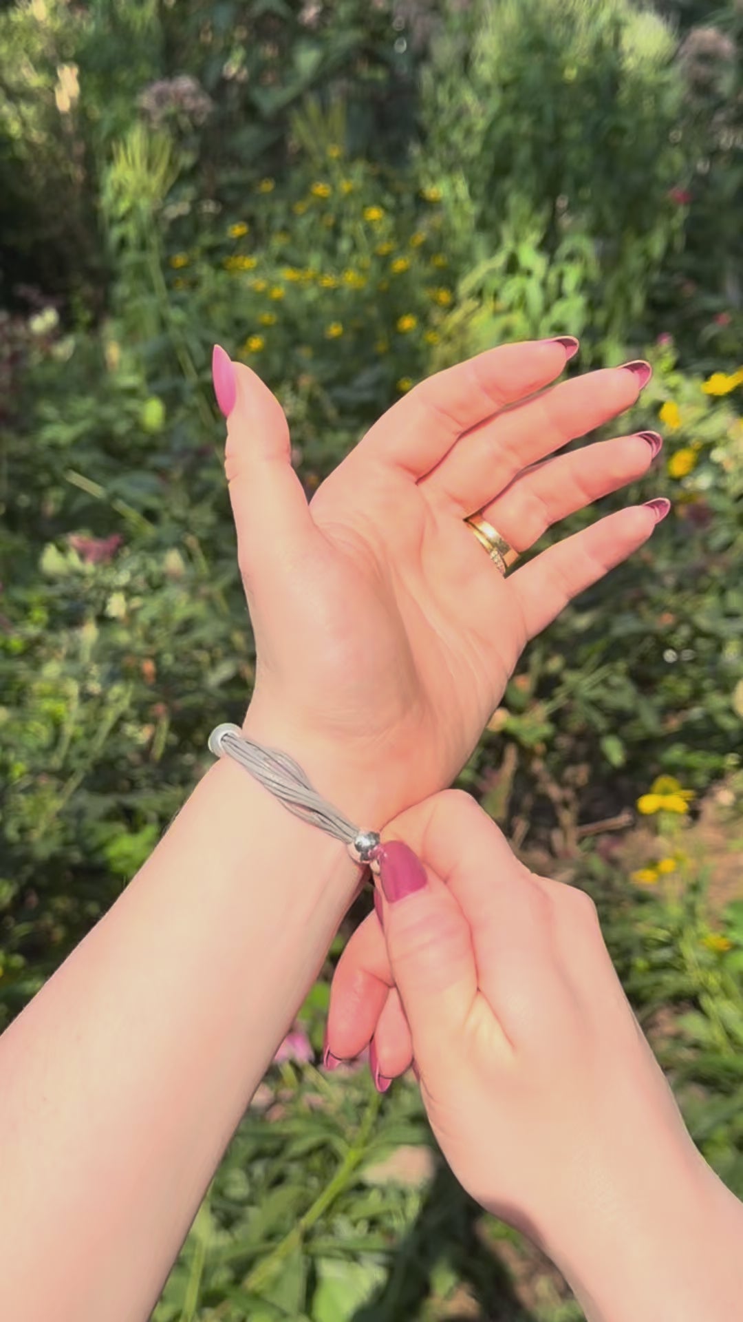 Magnetic clasp to make bracelets easier